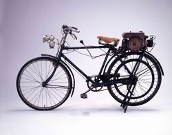 エンジン付自転車 / Bicycle with Engine image