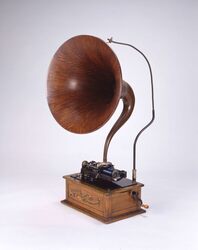 円筒式蓄音機 エジソン・トライアンフ / Gramophone with Cylinder, Edison Triumph image