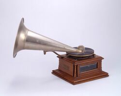 円盤式蓄音機 ゾノフォン / Disk Type Gramophone, Zonophone image