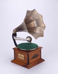 円盤式蓄音機 マリ-フォン / Disk Type Gramophone, Mariephone image