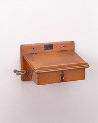 公衆電話台 / Public Telephone Table image