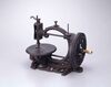 手動式ミシン/Manual Sewing Machine image