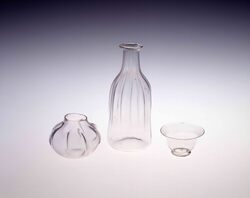 徳利・台付盃 / Tokkuri Sake Bottle and Sakazuki (Sake Cup) with Stand image