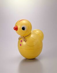 セルロイド玩具 起き上がり小法師ガラガラアヒル / Celluloid Toy, Roly-Poly Rattle Duck image