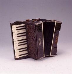 アコーディオン(学童集団疎開) / Accordion (Dormitory for Evacuated Schoolchildren) image