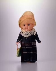 セルロイド人形 巻髪女子(帽子・黒衣装付) / Celluloid Doll, Curly Haired Girl (with Hat and Black Clothes) image