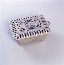 ジュラルミン製足温器 / Duralumin Foot Warmer image