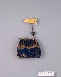金襴雲文巾着 / Drawstring Pouch Made with Gold Brocade with Cloud Design image