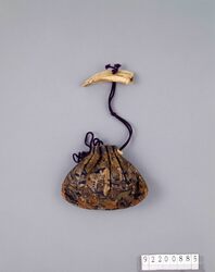 蜀江文錦巾着 / Drawstring Pouch Made with Brocade with a Shokkōmon Design image