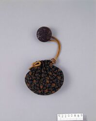 蕾唐草文刺繍巾着 / Drawstring Pouch Embroidered with Flowering Buds and Arabesque Design image