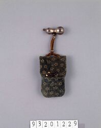 桜小文菖蒲革袋物 / Sakura Komon Leather Bag With Design of Irises image
