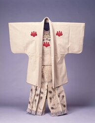 白羅紗地桐紋入火事装束 / Firefighter’s Clothing (Nobakama, Pleated Trousers with Band at Hem, White Wool with Phoenix Motif and Paulownia Crest) image