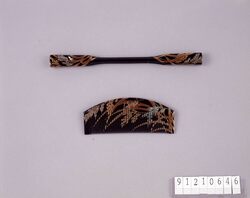 黒漆塗稲穂文様金蒔絵櫛・笄揃物 / Comb and Matching Kogai Hair Ornament in Black Lacquer with Rice Panicle Design in Makie image