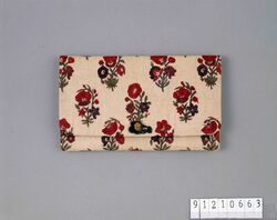 古渡白地鶏頭文様更紗紙入れ / Wallet of Antique Imported Sarasa Chintz with Feathery Amaranth Design on White Ground image