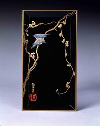 蔓梅擬目白蒔絵軸盆 / Scroll Tray with Bittersweet Vine and White-Eyes in Makie image