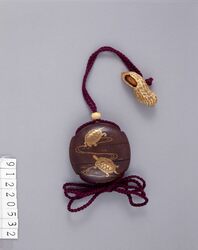 亀蒔絵印籠 / Inro (Small Nested Caddy) with Turtle Design in Makie image