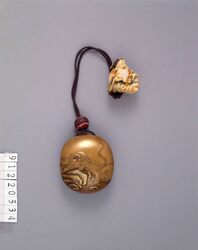 龍虎蒔絵彫印籠 / Inro (Small Nested Caddy) with Dragon and Tiger Design in Makie image