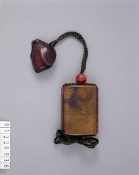 鷹鶉蒔絵印籠 / Inro (Small Nested Caddy) with Falcon and Quail Design in Makie image