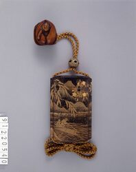 桜筏降蒔絵印籠 / Inro (Small Nested Caddy) with Raft of Fallen Cherry Blossoms image