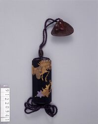 桐鳳凰蒔絵印籠 / Inro (Small Nested Caddy) with Paulownia and Phoenix Design in Makie image