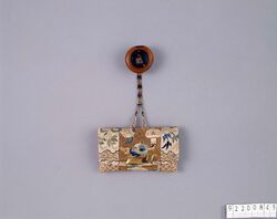 唐美人刺繍一つ提げたばこ入れ / Tobacco Pouch with Chinese Beauty Embroidery, with Netsuke image