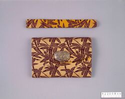 緞子竹雀文懐中たばこ入れ / Donsu Pocket Tobacco Pouch with Bamboo and Sparrow Pattern image