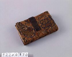 相良刺繍牡丹文鏡入 唐獅子文手鏡 / Sagara Embroidery Mirror Case with Peony and Hemp Leaves Design, Hand Mirror with Chinese Lion Design image