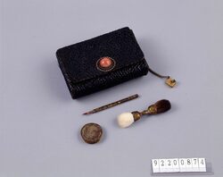 しぼ革鏡入 鶴亀文鏡 / Grain Leather Mirror Case, Mirror with Crane and Tortoise Design image