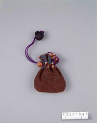 茶荒布と更紗合せ巾着 / Drawstring Pouch Made with Brown Sackcloth and Woolen Cloth image