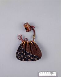 茶革と麻葉刺子巾着 / Drawstring Pouch Made with Brown Leather and Quilted Cloth with Hemp Leaves Design image