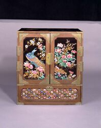 花鳥螺鈿箪笥(台付) / Chest with Bird and Flower Design in Inlaid Mother of Pearl (with Stand) image