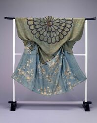 染分平絹地花卉水草模様染被衣 / Plain-woven Silk Cloak with Flowering Plant and Water Weed Design on Divided Background image