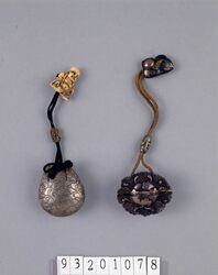 小印篭型根付85種 / 85 Types of Small Inrō-shaped Netsuke (Hanging Charm) image