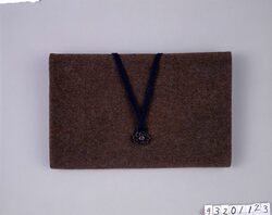 鼡羅紗紙入 / Grey Woolen Purse image