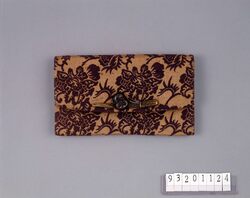花唐草文織紙入 / Fabric Purse with Floral Arabesque Design image