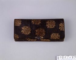 姫路革海藻模様紙入 / Himeji Leather Purse with Seaweed Design image
