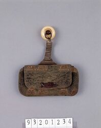 杉立菖蒲革提げ物 / Sugitate Shōbu Leather Sagemono image