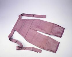 藤紫絹地 袴 / Hakama (Pleated Trousers) of Mauve Silk image