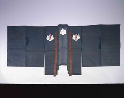 藍媚茶麻地 桐紋入 素襖 / Dark Blue Hemp Suo (Broad-sleeved Outer Robe) with Paulownia Crest image