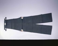 藍媚茶麻地 桐紋入 素襖袴 / Dark Blue Hemp Suo (Broad-sleeved Outer Robe) and Hakama (Pleated Trousers) with Paulownia Crest image