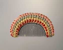 木台縮緬飾櫛 image