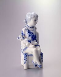 陶製人形(熊を抱く少女) image